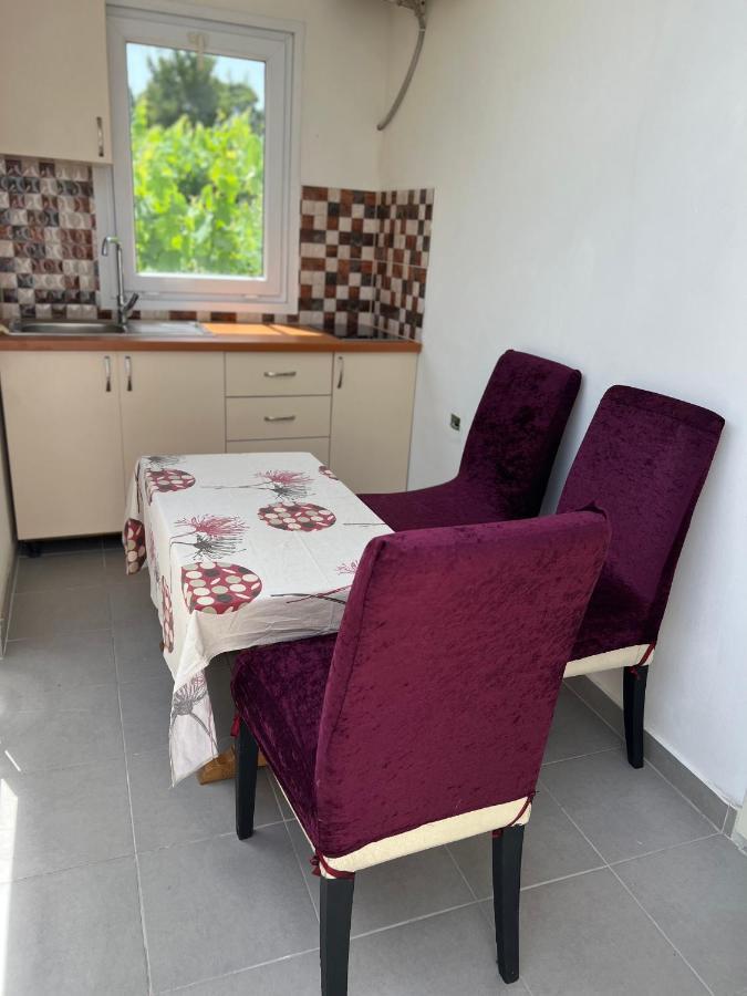 Rooms For Rent Habipi Vlorë Exteriér fotografie