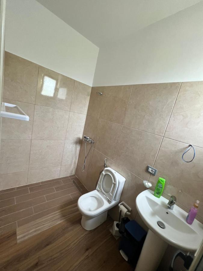 Rooms For Rent Habipi Vlorë Exteriér fotografie